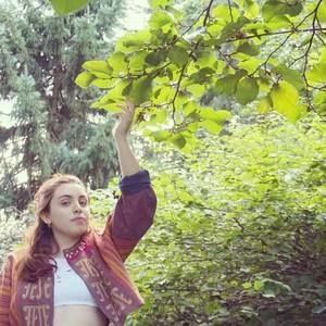 Meet your Posher, Emilia